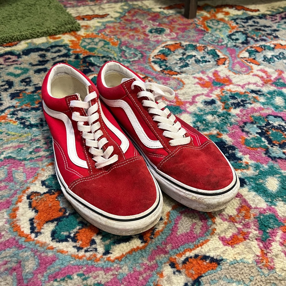 Red Vans Old Skool, Mens size 9 (Pristine Condition)